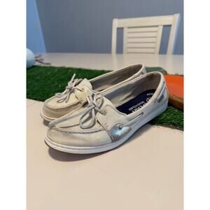 Beige shimmer Women’s Sperry’s size 7.5